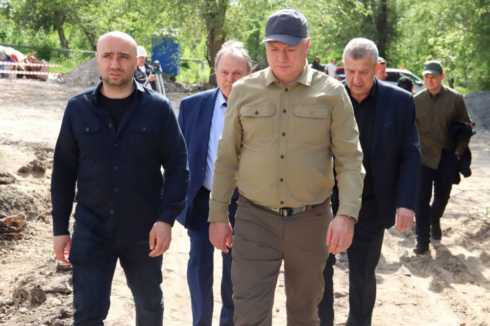 В Луганске Марат Хуснуллин оценил ход восстановления разрушенного ВСУ дома