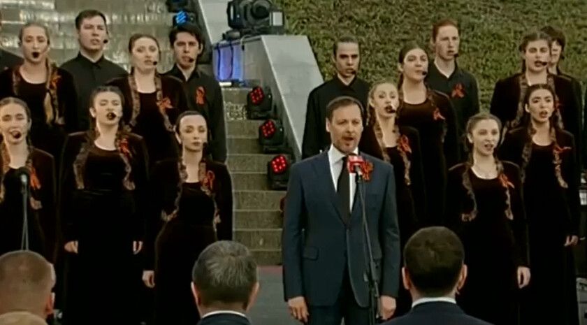 Праздничный концерт, посвященный 80-летию Победы, начался в Луганске