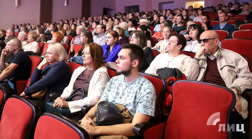 Известные российские артисты выступят в Луганске в День Республики