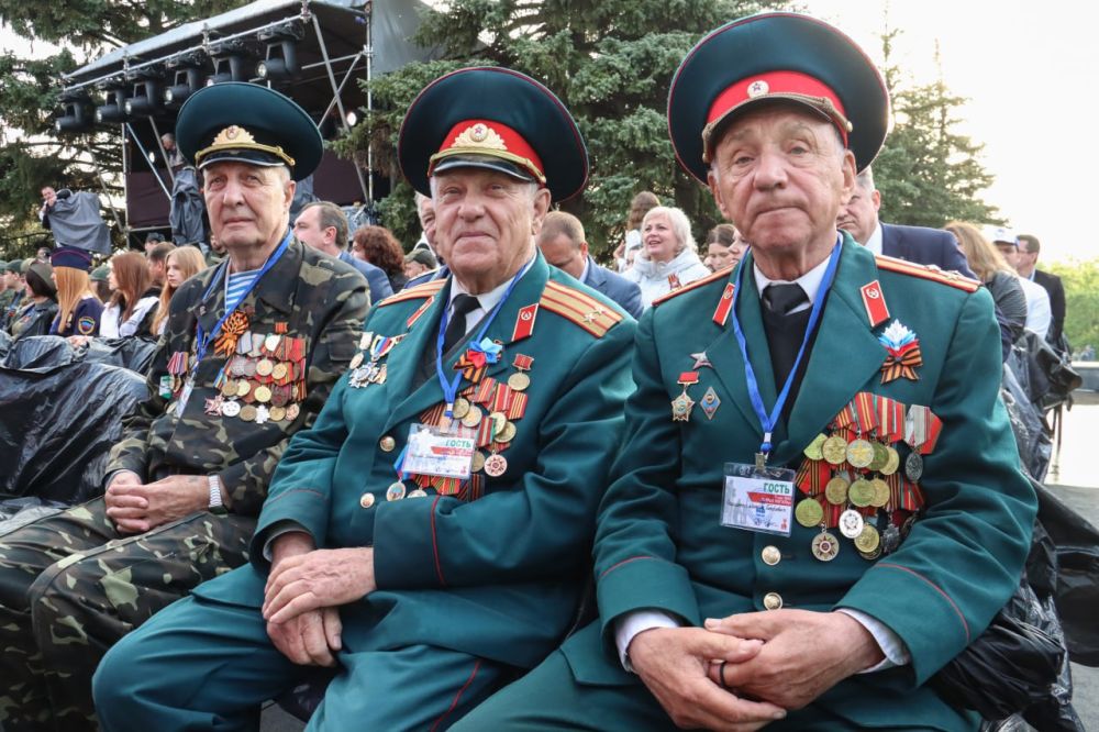 Праздничный концерт с участием звезд российской эстрады прошел в Луганске