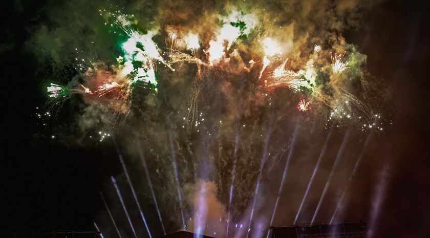 Кремлевский оркестр и народные артисты РФ в День Республики представили концерт в Луганске