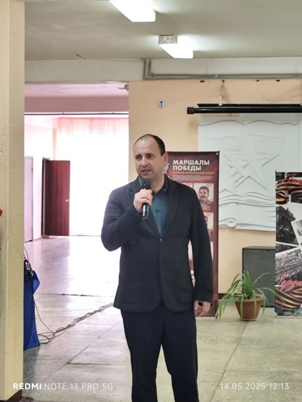 Игорь Рябушкин: Сегодня я имел честь присутствовать на линейке в школе № 55 имени Константина Рокоссовского в г. Луганске, посвящённой открытию новой экспозиции музейной комнаты «Герои Сталинградской битвы – наши земляки»