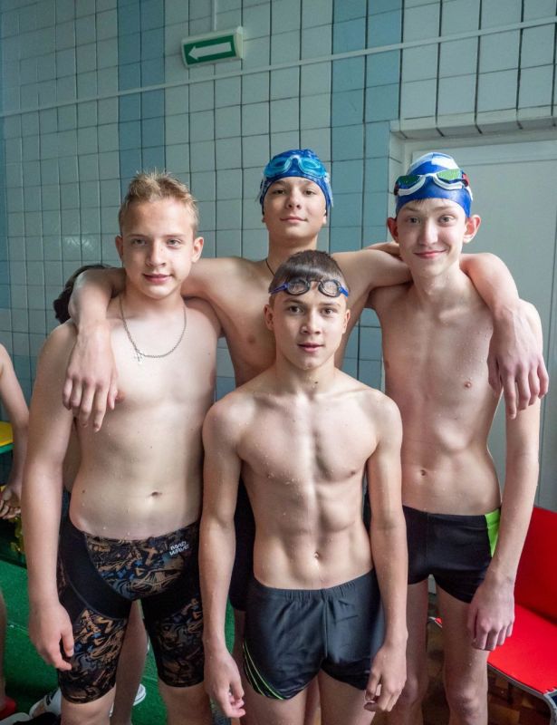  16  17            ,   ,       .