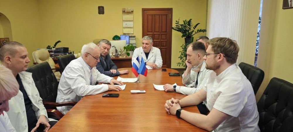 Российские кардиологи посетили медучреждения в Луганской области