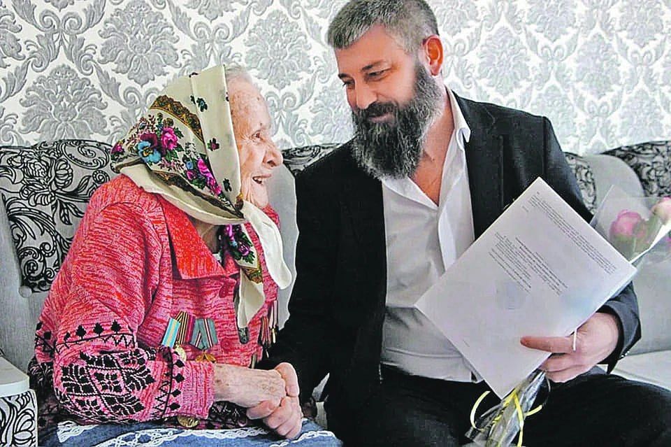 ������� � 80-����� ������ �������� ����� 1400 ������� ���