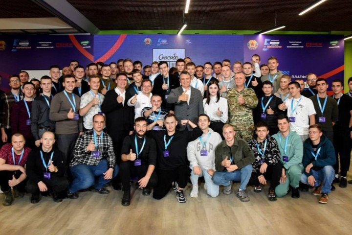 "В нашей копилке победители и финалисты конкурсов": Участниками проектов «Россия – страна возможностей» стали 20 тысяч жителей ЛНР