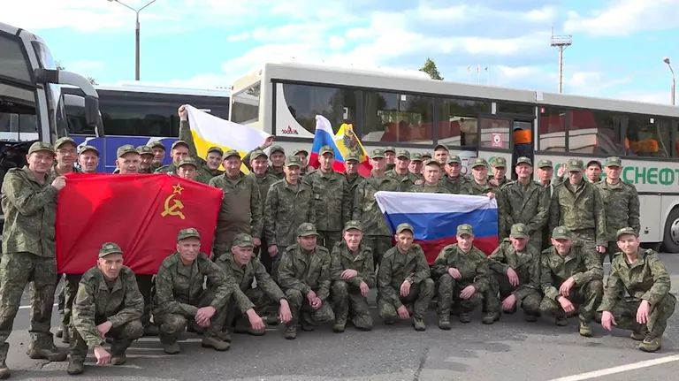 Минобороны сообщило о возвращении еще 303 наших военнослужащих с территорий, которые сейчас контролируются киевским режимом