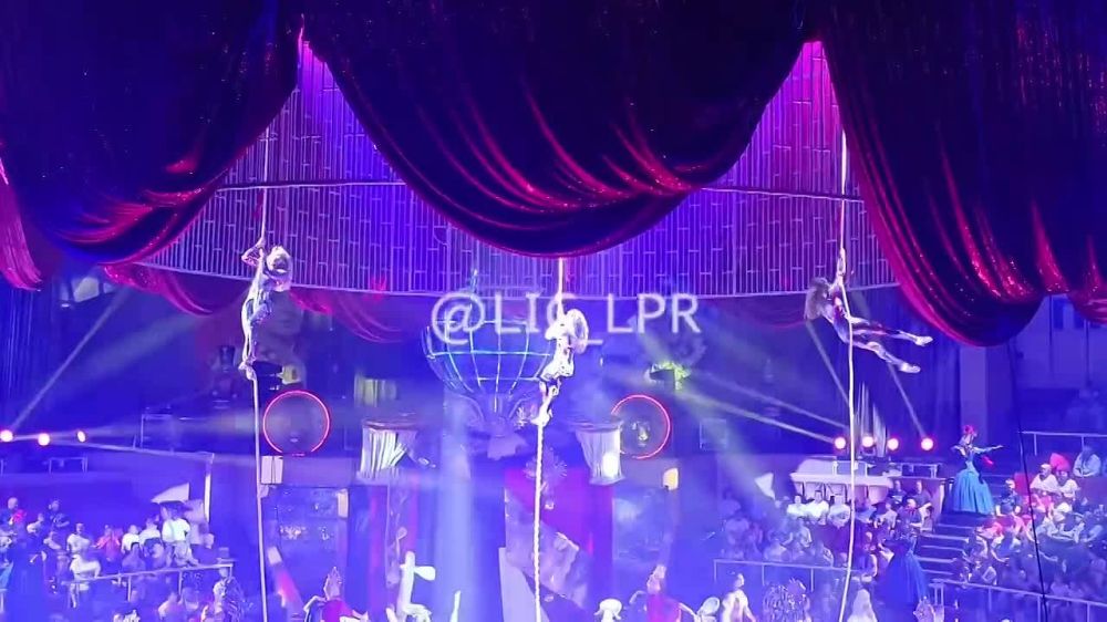 Артисты шоу фонтанов «Принц цирка» завершили гастроли в Луганске, его посетило около 35 тыс