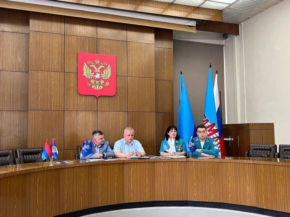 Константин Бутримов: В Луганске обсудили перспективы трудоустройства молодежи на промышленных предприятиях в рамках проекта «Выбирай своё»