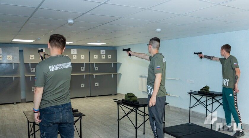 Соревнования в рамках курса военной подготовки «Ворошиловский стрелок» прошли в Луганске