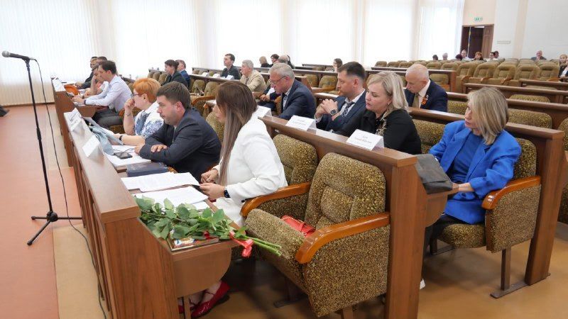 Депутаты Луганска обсудили вопросы развития города на заседании Депутатского клуба