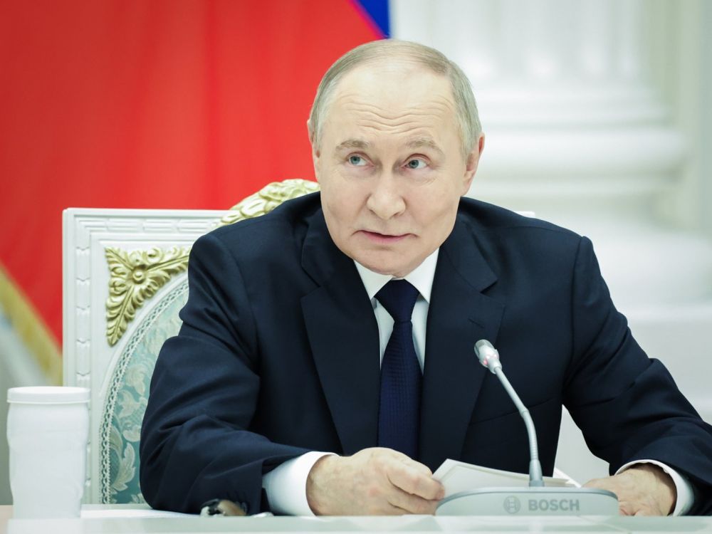 Путин поручил предоставить землю жителям новых территорий