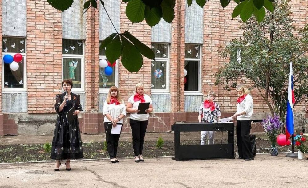 Инна Швенк: Приняла участие в торжественном открытии Аллеи Героев в ГБДОУ ЛНР «Луганский ясли- сад комбинированного вида №25 «Ягодка»»