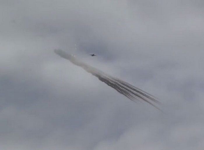 Авиаудар по центру города Луганска 2 июня 2014 года