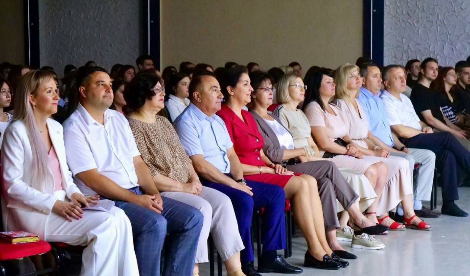 Андрей Губарев: В Пушкинский день России принял участие в торжественном открытии молодежного фестиваля «Мир русской души», который проходит в ЛГПУ