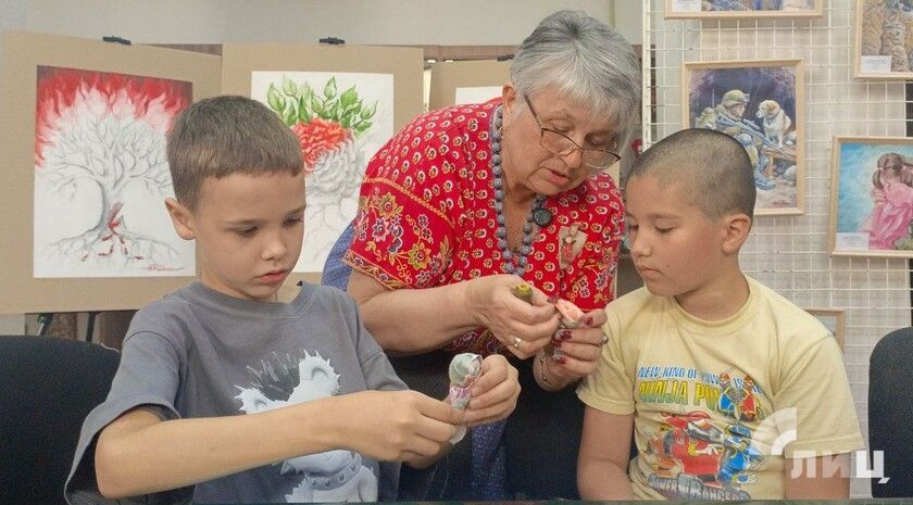 Рукодельница Наталья Петченко провела мастер-класс ко Дню рождения Александра Пушкина