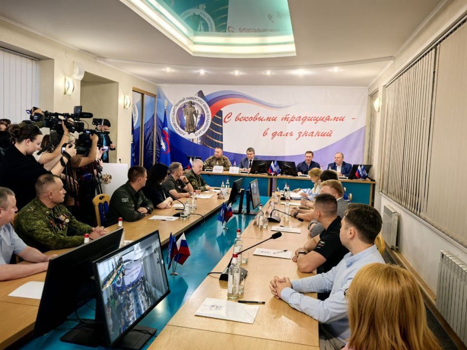  :        ,      ..,   ,        ...