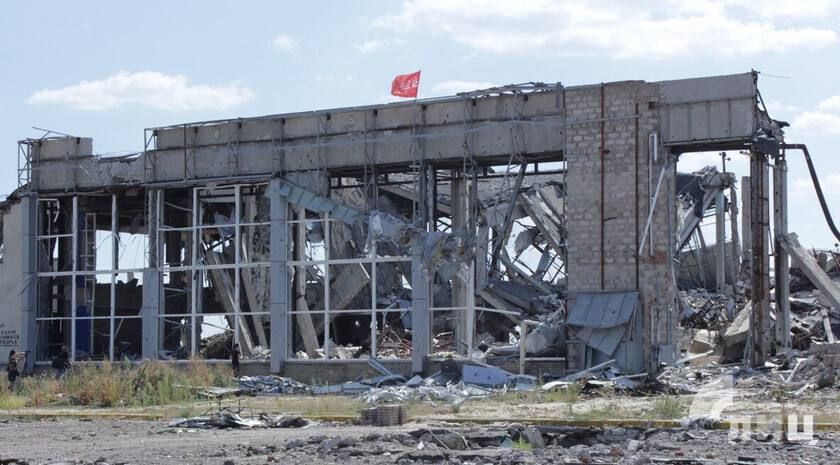 Восстановление разрушенного в 2014 году луганского аэропорта планируется начать в 2027-м. Об этом ЛИЦ сообщил министр инфраструктуры и транспорта ЛНР Альберт Апшев