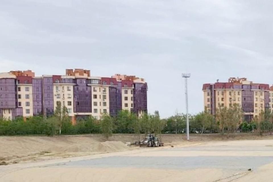 На стадионе Далевского университета в Луганске обновили систему освещения