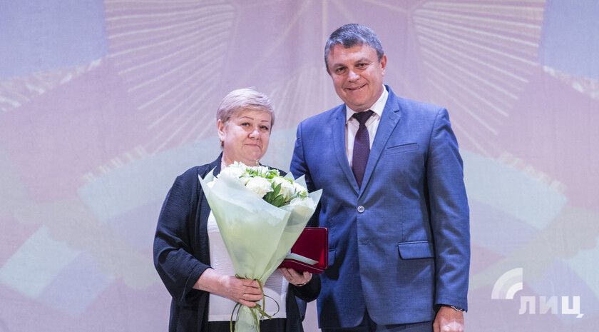 Глава ЛНР вручил награды отличившимся медицинским работникам Республики