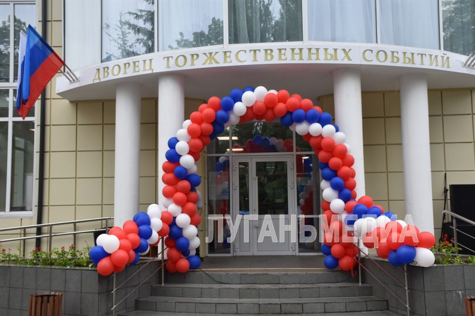 В Антраците открылся Дворец торжественных событий