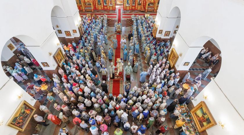 Торжества в честь 120-летия явления Пресвятой Богородицы собрали в Луганске более 200 иереев