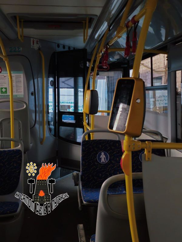 В ЛНР растет популярность безналичной оплаты проезда в автобусах