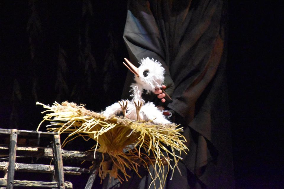 Сказки родом из Сибири. В Луганске стартовали гастроли Иркутского областного театра кукол «Аистенок» Гастроли открыл трогательный спектакль-притча «Лети, Аистенок, лети!» – история о том, как однажды поздней осенью забытое...