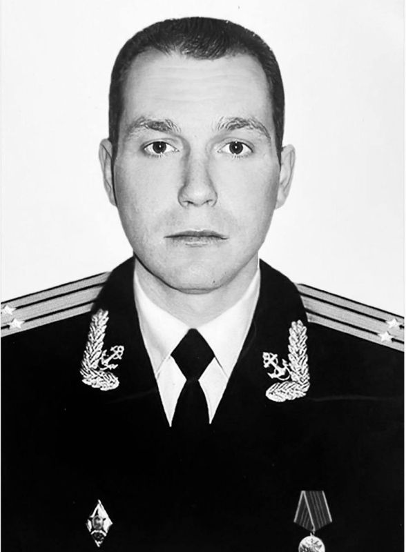 Михаил Развожаев: Сегодня проводили в последний путь командира отделения отряда БАРС, капитана 2 ранга Александра Геннадьевича Пузакова