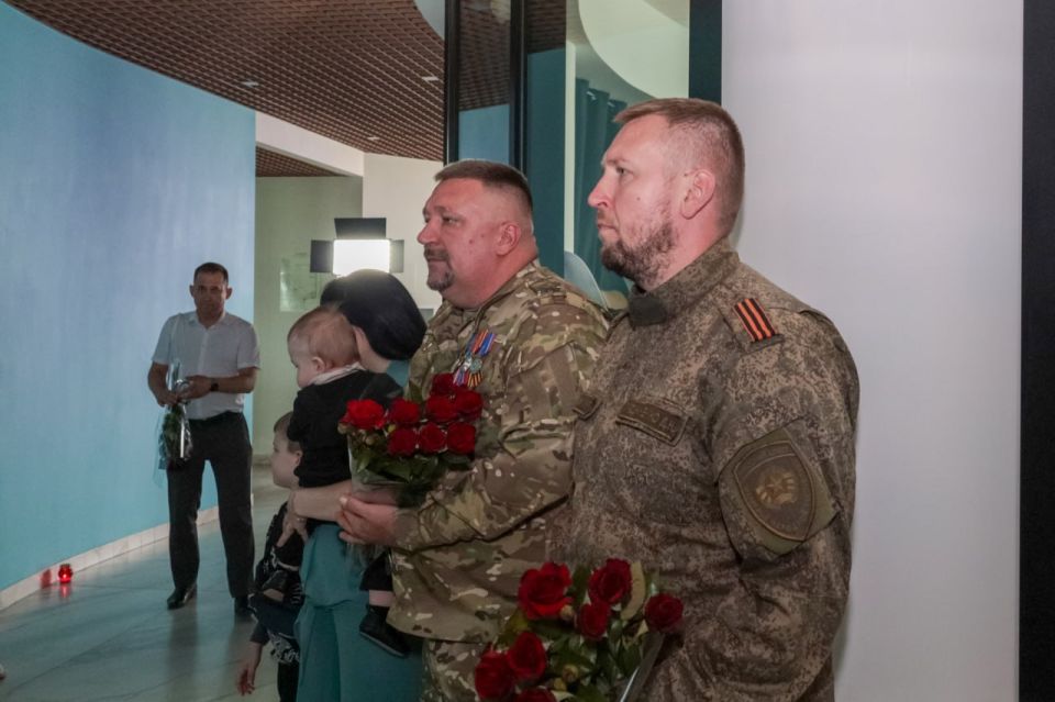 Денис Мирошниченко принял участие в открытии памятных досок Сергею Грачеву и Ольге Климовой