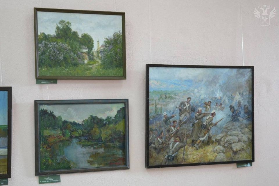 Центральное таможенное управление совместно с Российской академией художеств передали картины в дар музеям ЛНР