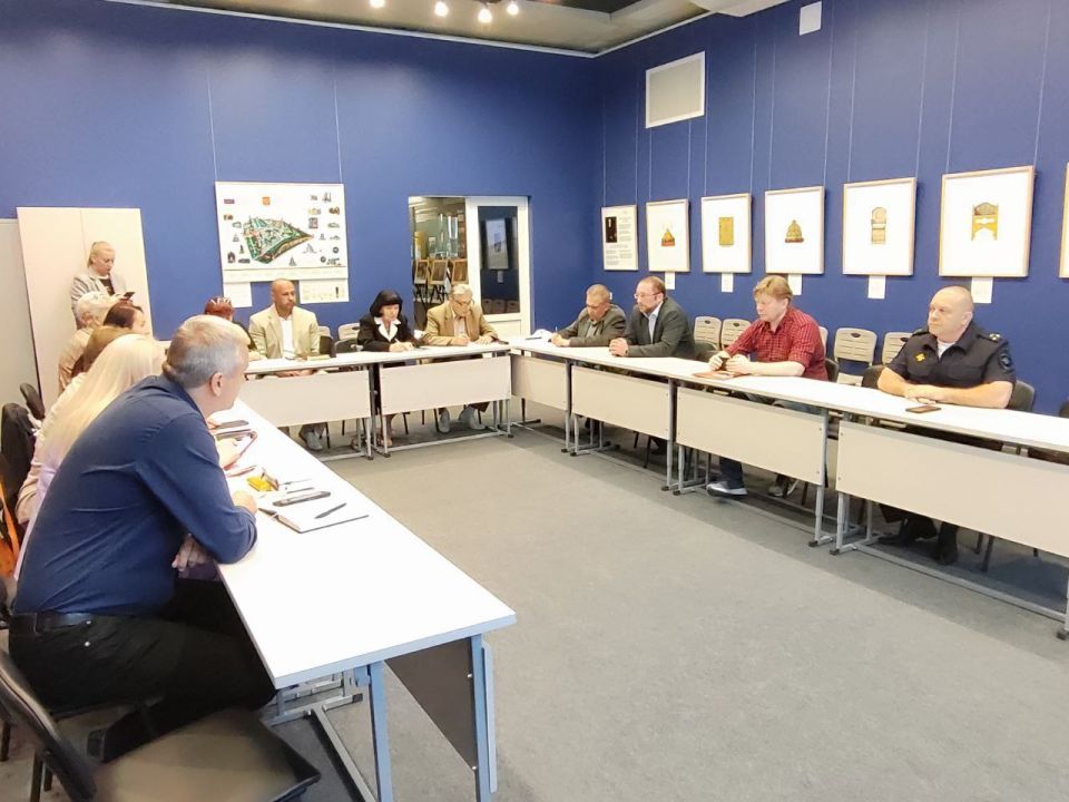 Сотрудники ГСУ регионального МВД рассказали о профилактике киберпреступлений представителям Минкультуры ЛНР