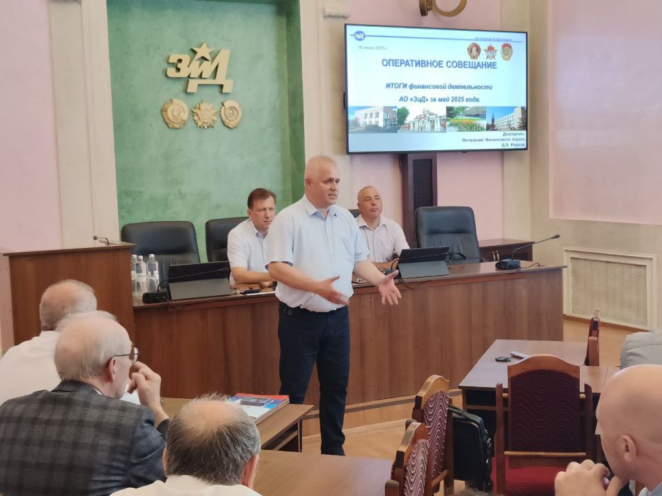 Константин Бутримов: ЗАБОТА О ДЕТЯХ И ПРИЗНАНИЕ ЗАСЛУГ: ПРЕДСЕДАТЕЛЬ РОСПРОФПРОМ-ЛНР ПОСЕТИЛ ЗАВОД ИМЕНИ В.А. ДЕГТЯРЕВА