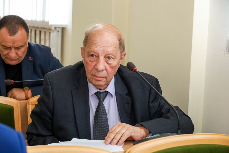 Народный Совет установил порядок и определил условия присвоения званий «Ветеран труда» и «Ветеран труда Луганской Народной Республики»