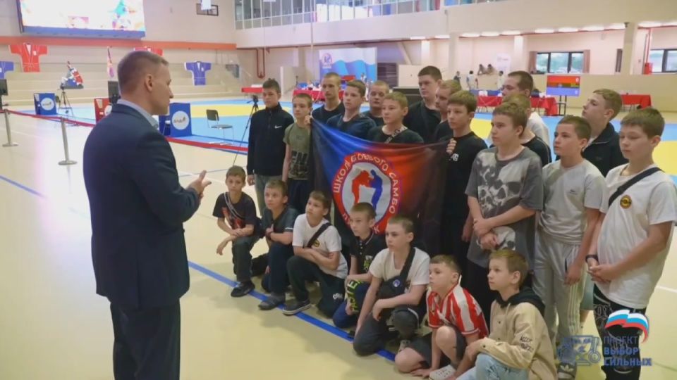 «Выбор сильных»: В Екатеринбурге прошел кинопоказ фильма «Алдан» для кадетов из ЛНР