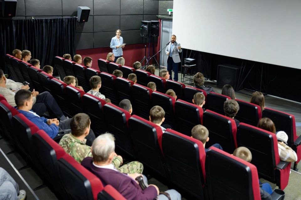 В Екатеринбурге детям из ЛНР показали фильм «Алдан»