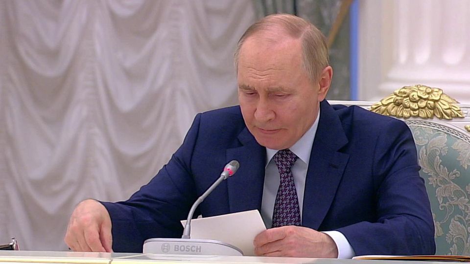 Владимир Путин: к 2030 году Донбасс и Новороссия должны выйти на среднероссийский уровень