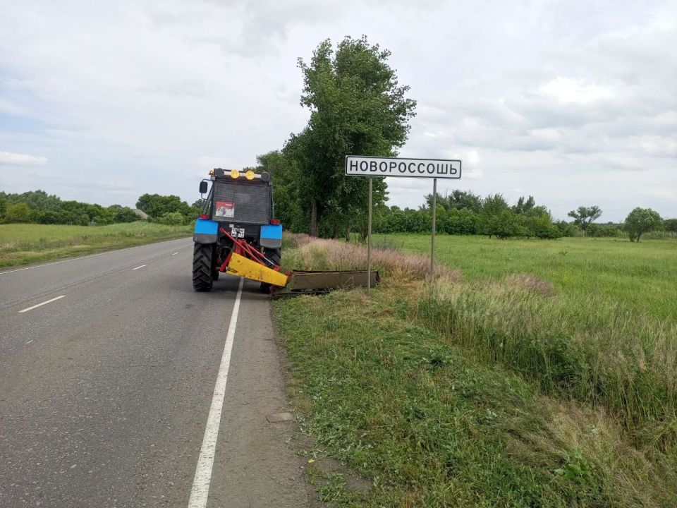 Дорожные службы на регулярной основе проводят работы по текущему содержанию дорог