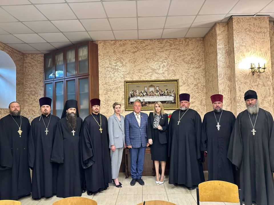 Апти Алаудинов: Telegram | ВКонтакте | RuTube