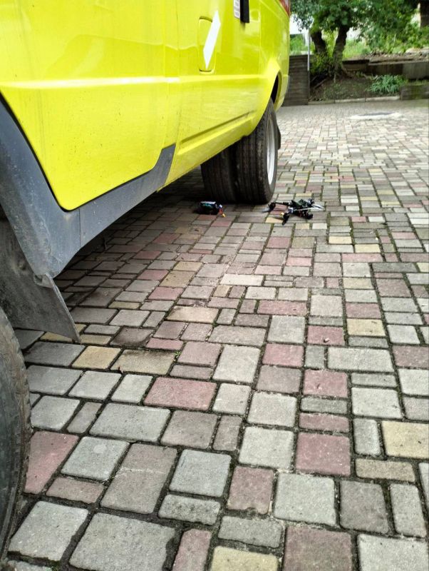 Украинский беспилотник атаковал подстанцию скорой помощи в Лисичанске