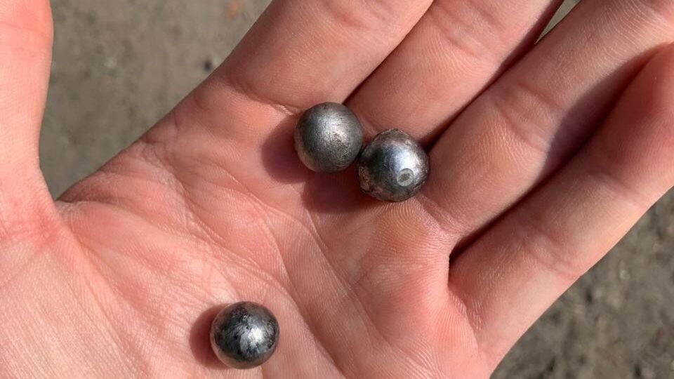 Военное преступление в Старобельске: ВСУ расстреляли гражданские объекты запрещенными кассетными бомбами