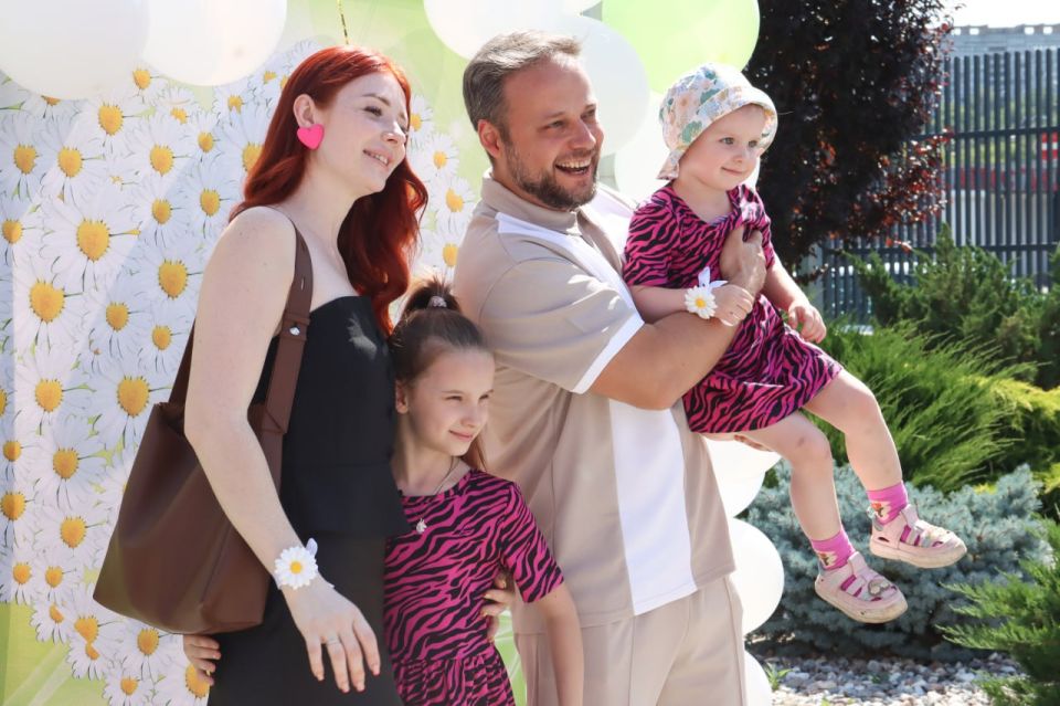 Семья – опора человека. Теплая атмосфера царила на традиционном фестивале «Ее величество семья», прошедшем в Луганске ко Дню семьи, любви и верности