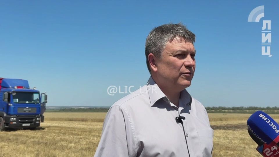 Глава ЛНР Леонид Пасечник дал официальный старт уборочной кампании 2025 года на одном из полей в Старобельском округе