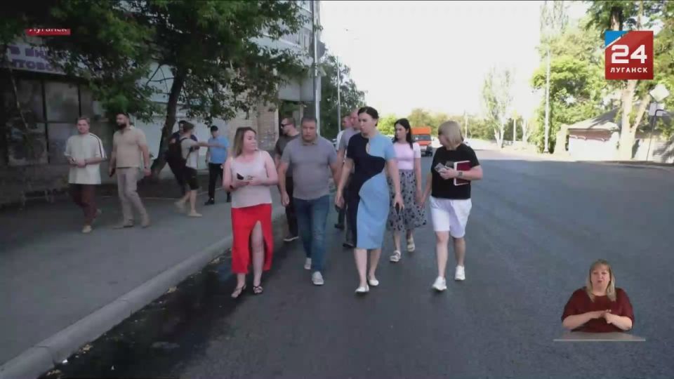 Московские строители завершат ремонт участка дороги от улицы Тараса Шевченко до Оборонной в Луганске уже к концу следующей недели