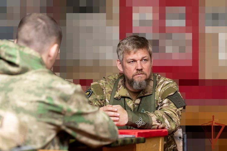 В Луганской Народной Республике священник Русской Православной Церкви встретился с росгвардейцами