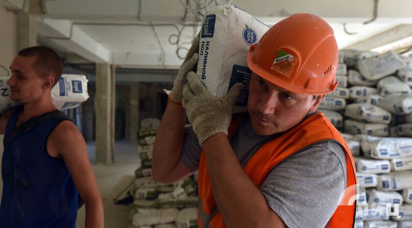 «Единая Россия» планирует завершить капремонт в 11 школах ЛНР к 1 сентября