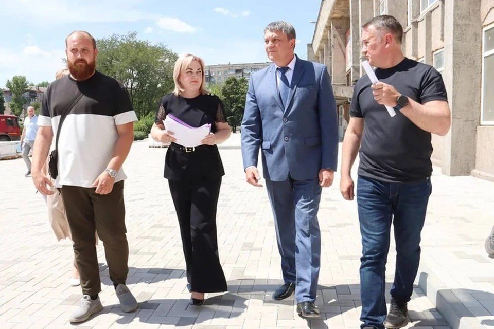 Фонтан, скейт-зона и всё для комфортных прогулок: Ко Дню города в Алчевске отремонтируют площадь 25-летия Победы