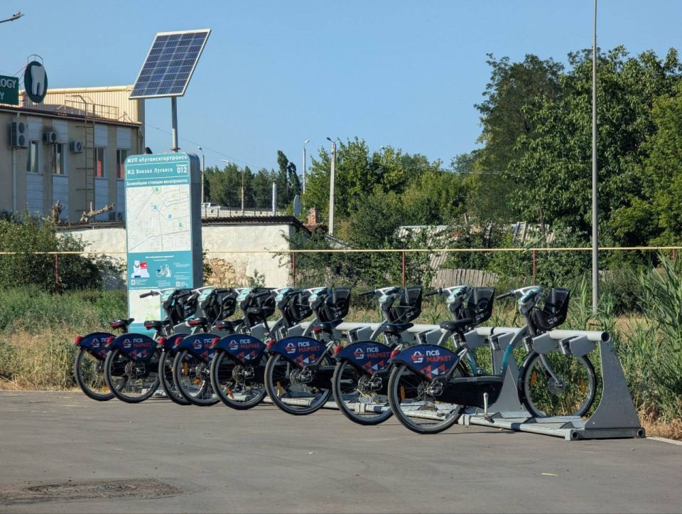В Луганске на жд вокзале заработала станция велопроката, сообщили в «Луганскгортрансе»