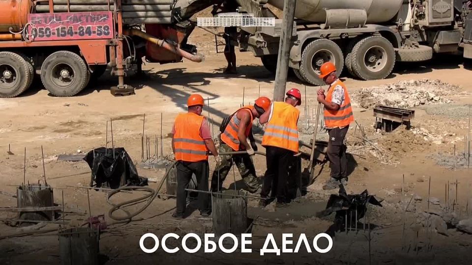 Сегодня свой профессиональный праздник отмечают строители