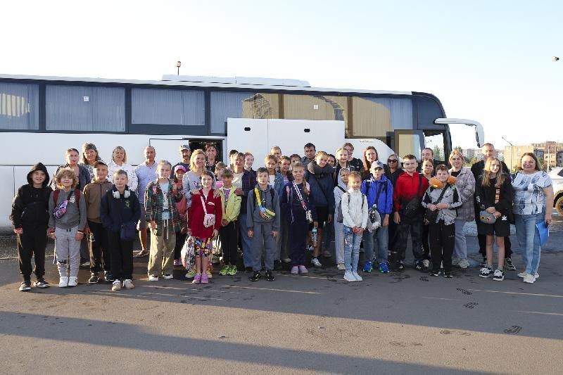 При содействии Дениса Мирошниченко организована поездка детей ЛНР на оздоровление в Республику Беларусь